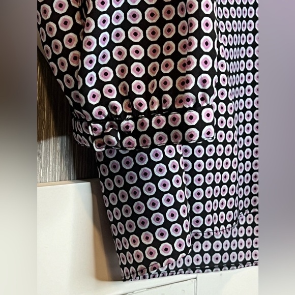 B3.21 J. CREW Scalloped Cutout Hexagon Print Top Blouse M - Picture 4 of 9